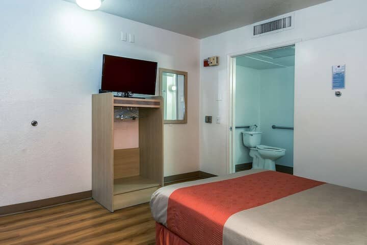 Room 22 of 54
