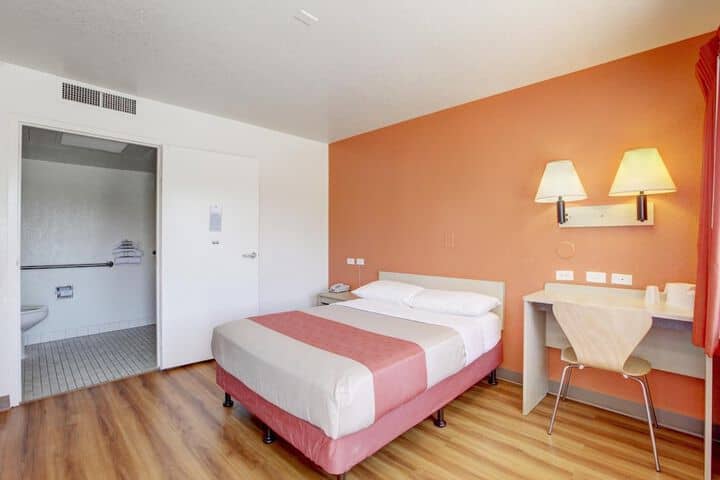 Room 8 of 54