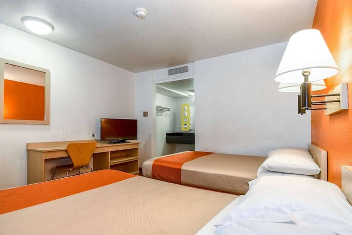 Room 16 of 54